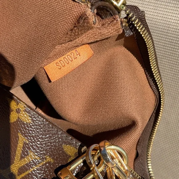 Louis Vuitton Monogram Crossbody Bag with Gold Chain - Picture 7 of 11